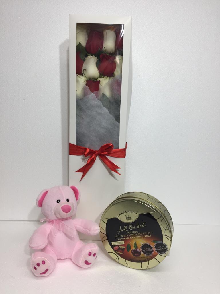 Caja con 12 Rosas ms Caramelos Mix de 175 Gramos y Oso de 19 cm